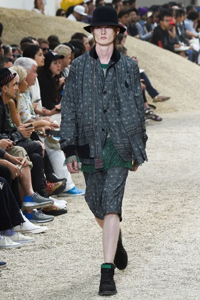 Look 17